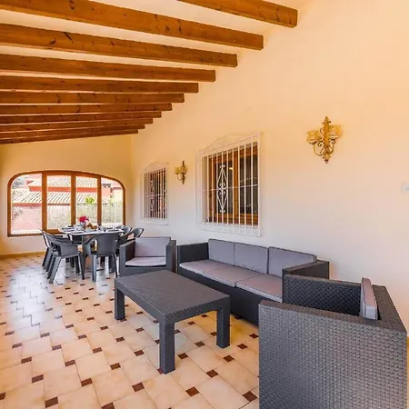Chechu - Plusholidays Villa *